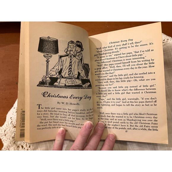 1991 Treasury of Christmas Stories Paperback by Ann McGovern, Scholastic Apple - Picture 4 of 5